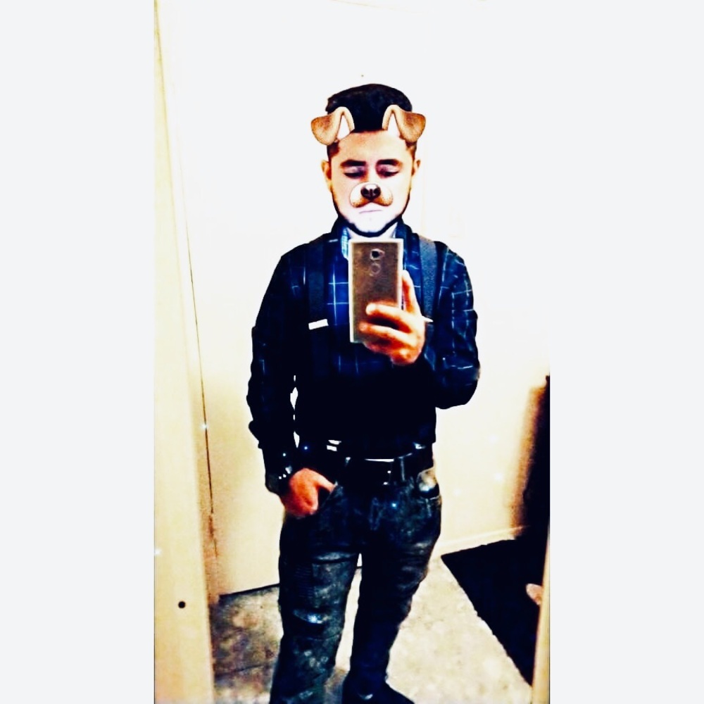 Meet your Posher, Efrain